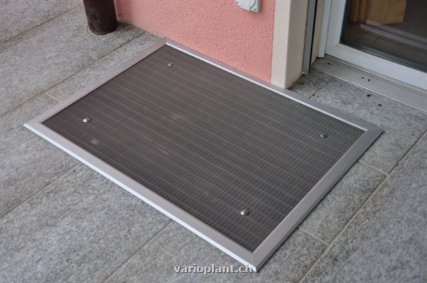 Lichtschachtabdeckung aus Aluminium/Chromstahl