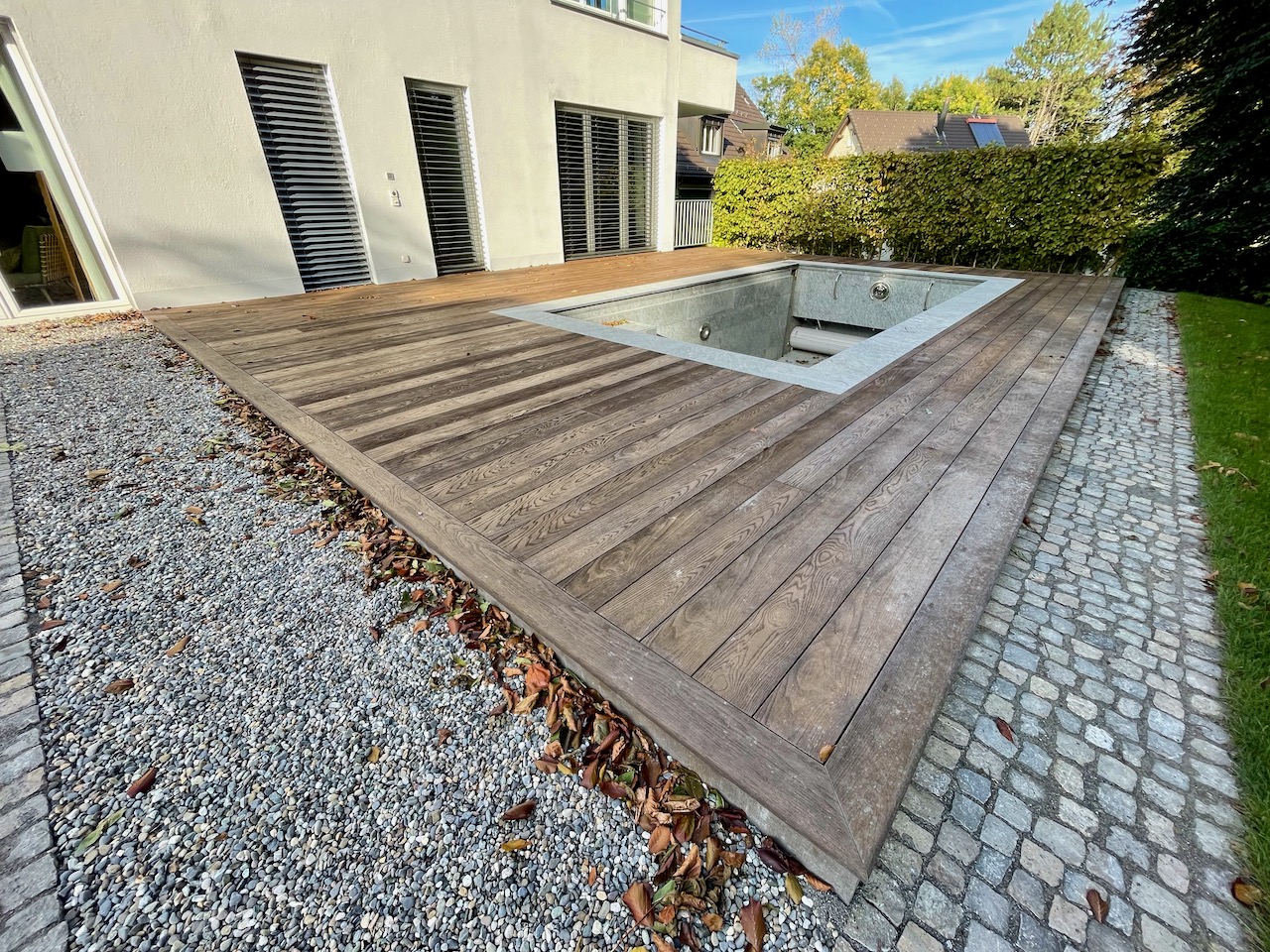 Pool - Millboard® - Natursteinpflästerung 