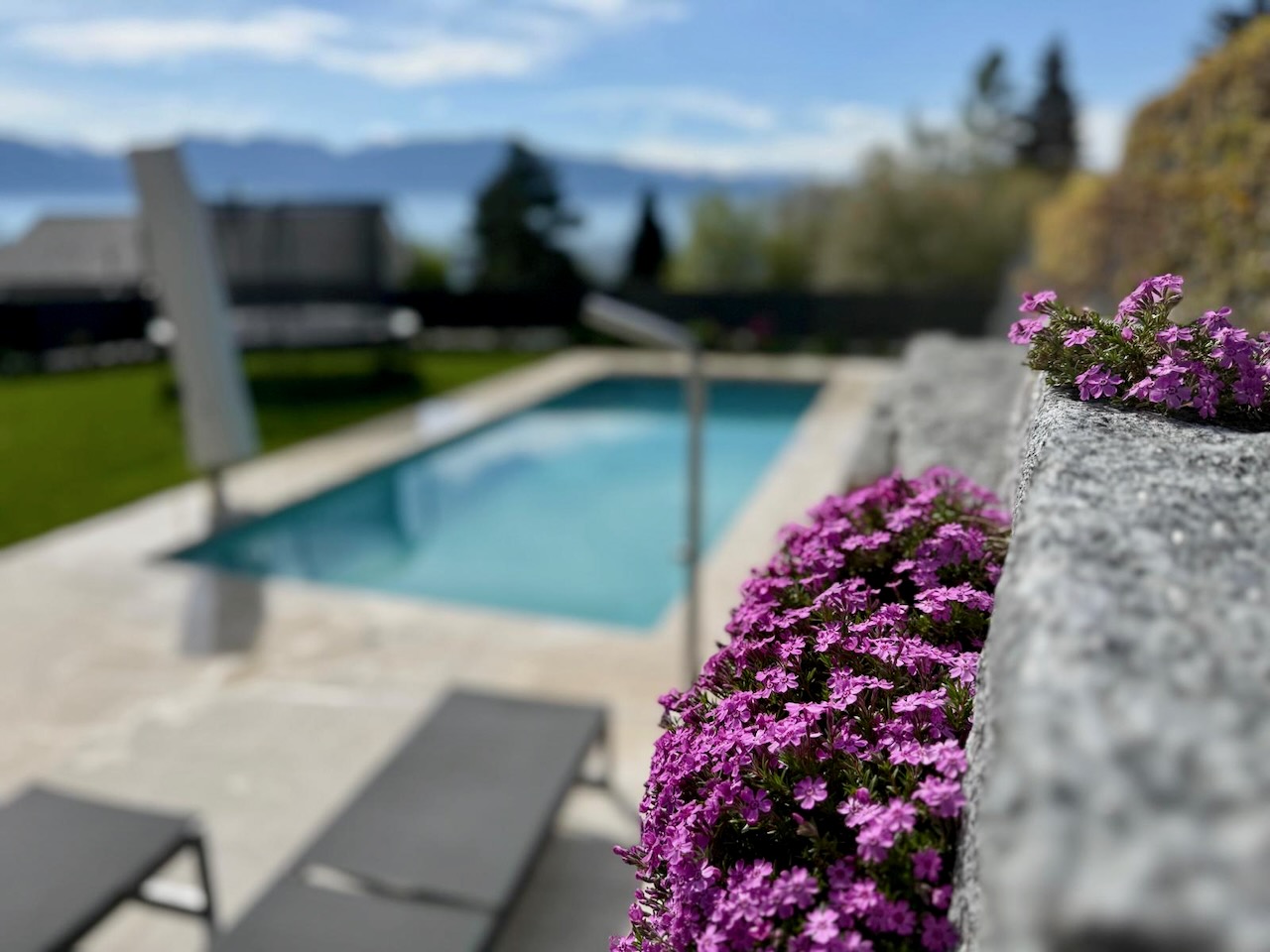 Warum ein Pool im eigenen Garten mehr ist als nur Luxus - eine Oase für Körper und Seele