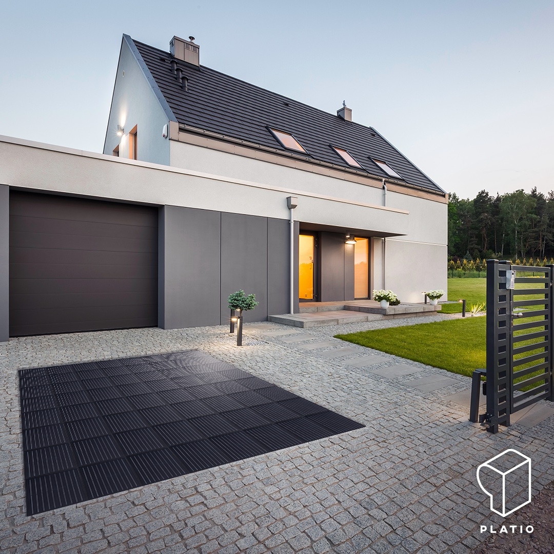 Der Solarpflasterstein PLATIO ist ein innovativer, energieerzeugender Pflasterstein mit einem eingebauten Solarpanel. Er ist ein doppelt grünes, nachhaltiges Baumaterial, da er grüne Energie erzeugt und aus recyceltem Kunststoff besteht.