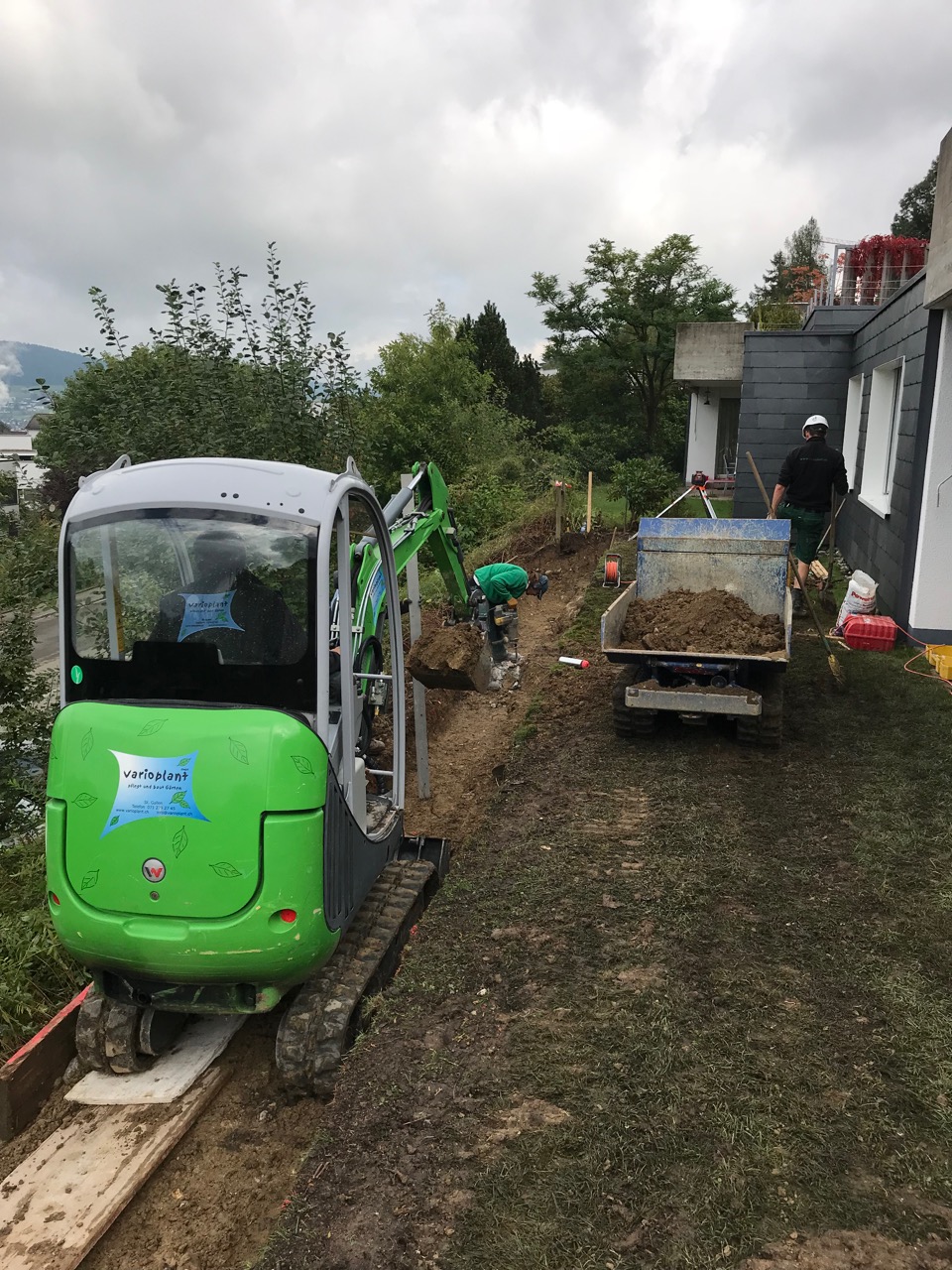 Alte Bahnschwellenmauer